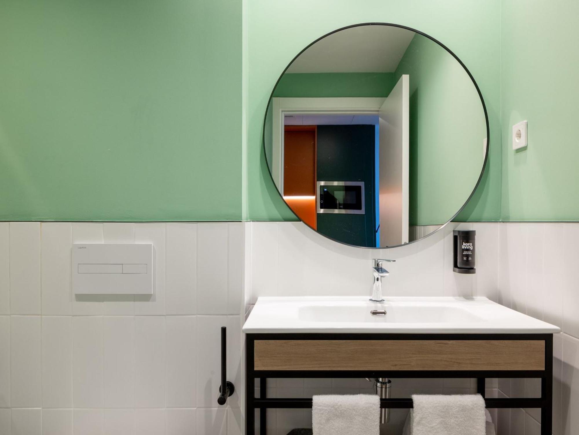 Two-Bedroom Apartment,1340771084:JPEG